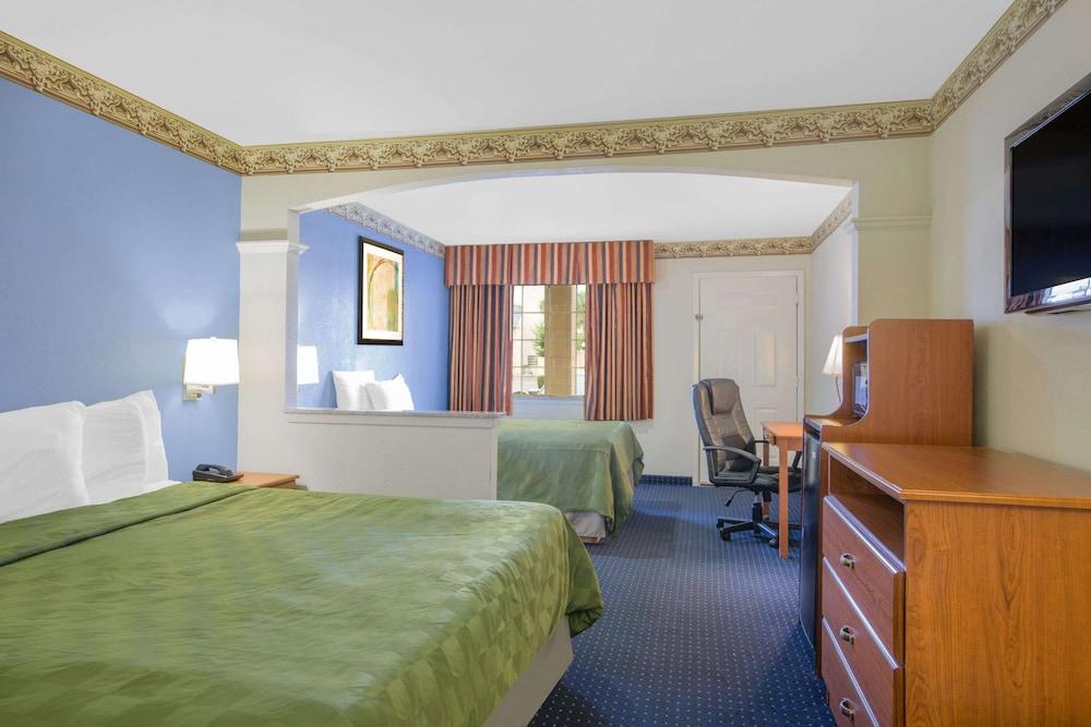 Days Inn By Wyndham Nacogdoches/Sfa University/Downtown Kültér fotó